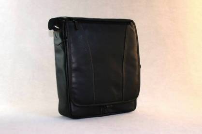 Bugatti Leder Hochformat